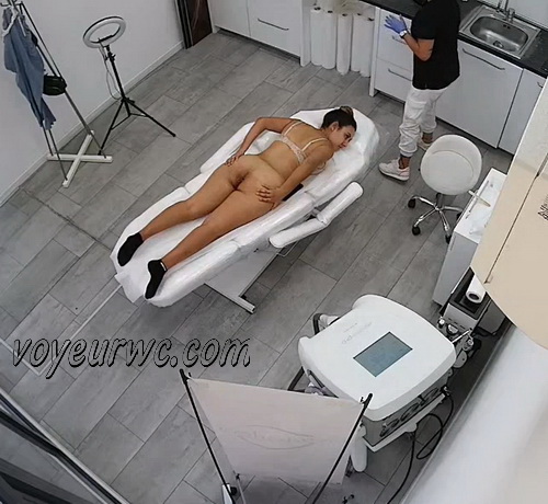 Beauty salon employee makes colleague laser epilation. Hidden cam in the beauty shop (Intimate Waxing Bulgaria 199-204)