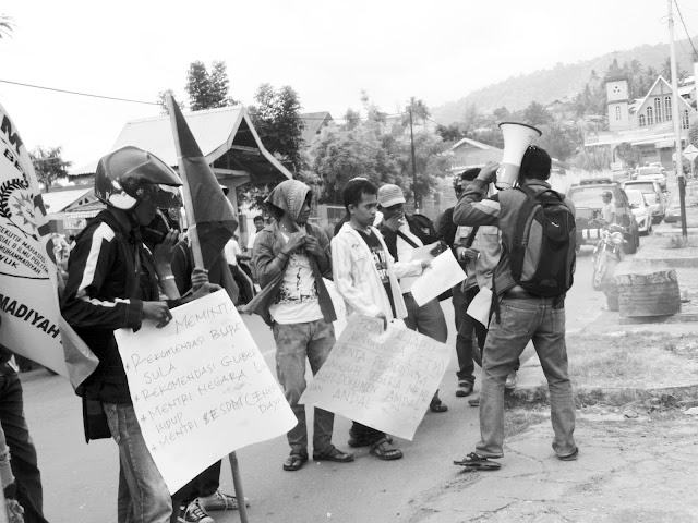 Mahasiswa Taliabu Demo Adidaya Tangguh