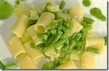 Mezze maniche con pesto di fagiolini e patate