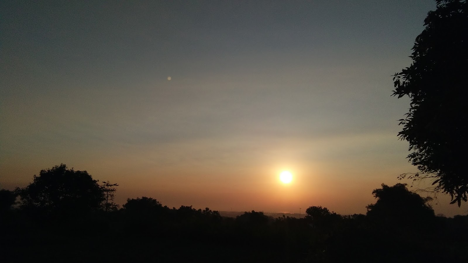 Pemandangan Senja Di Dusun Pejeran Berbeluk Arosbaya Bangkalan