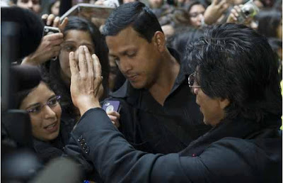 Shah Rukh Khan was welcomed by fans at Vancouver International Airport