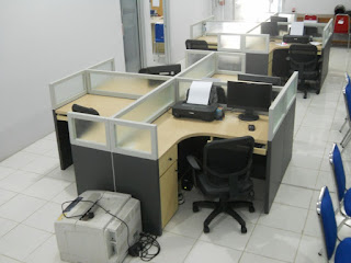 Meja Partisi 4 Staff - Cubicle Workstation
