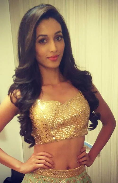 Srinidhi Shetty hot kgf actress