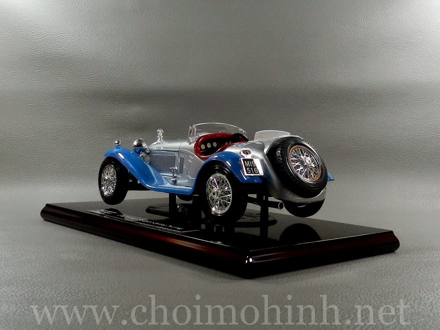 Alfa Romeo 8C Spider Touring 1932 1:18 bBurago back