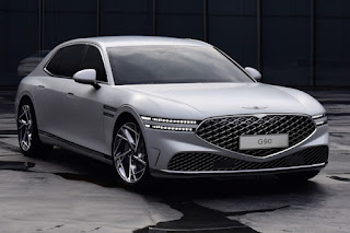 Genesis G90 (2023) Front Side