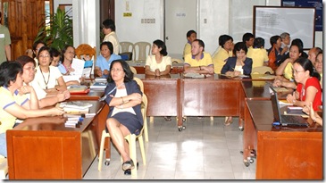 The two workshop groups tackle aquaculture science and socioeconomics & policy