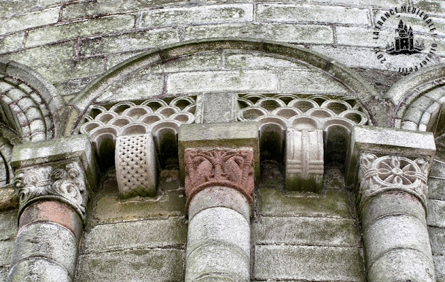 QUIMPERLE (29) - Eglise Sainte-Croix (Extérieur)