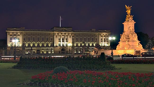 Buckingham Palace in night