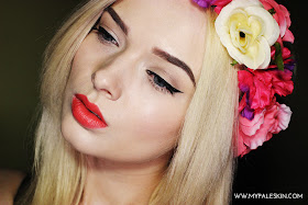 summer make up flower crown pale skin