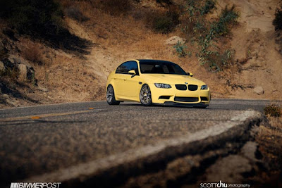 BMW M3 Amarela