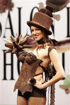 Dress made of chocolates Seen On www.coolpicturegallery.net