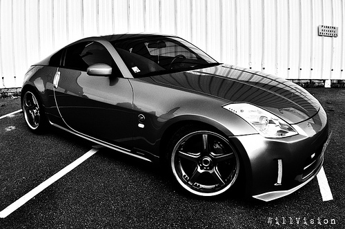 Super Good looking Black Nissan 350Z