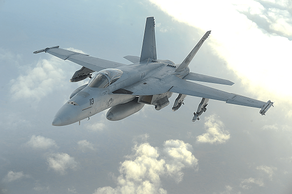 Ispania: Synetrivi machitiko F-18 Deite kare kare plana [vids]