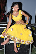 shreya vyas latest hot pics-thumbnail-5