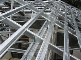 perbandingan rangka atap kayu dan atap baja ringan sebagai bahan 