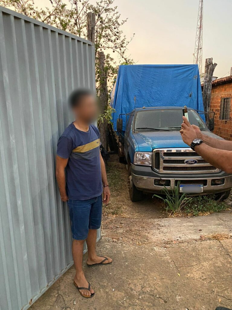 POLÍCIA DEFLAGRAM OPERAÇÃO DE COMBATE AO FURTO DE GADO E PRENDE 4 HOMENS E REPUPERA 20 CABEÇAS DE GADO. 