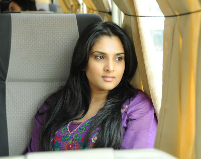 Divya Spandhana Cute Photos in Latest Movie