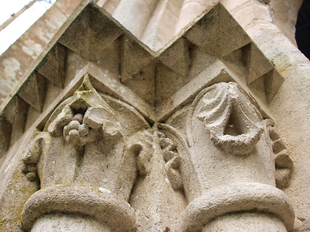 jiemve, Bagnoles de l'Orne, Normandie, Hotel de Ville, chateau Goupil, cheminée