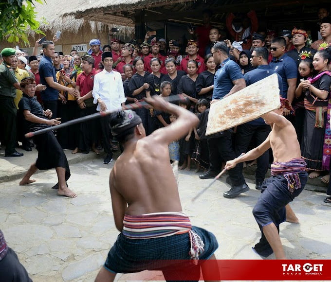 Berwisata Mendadak Usai Shalat Jum'at, Presiden Jokowi Kagumi Keunikan Dusun Sade Lombok