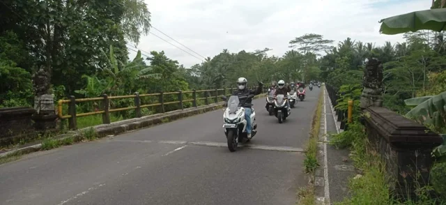 Fun touring Bali naik matic 160 honda