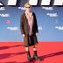 Brad Pitt asszony (fehérnép) ruhába jelent meg egy hivatalos eseményen