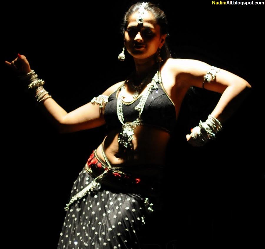 anushka-shetty-hot-2012