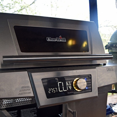 A clean grill is a happy grill and the Char-Broil Cruise has an autoclean feature.
