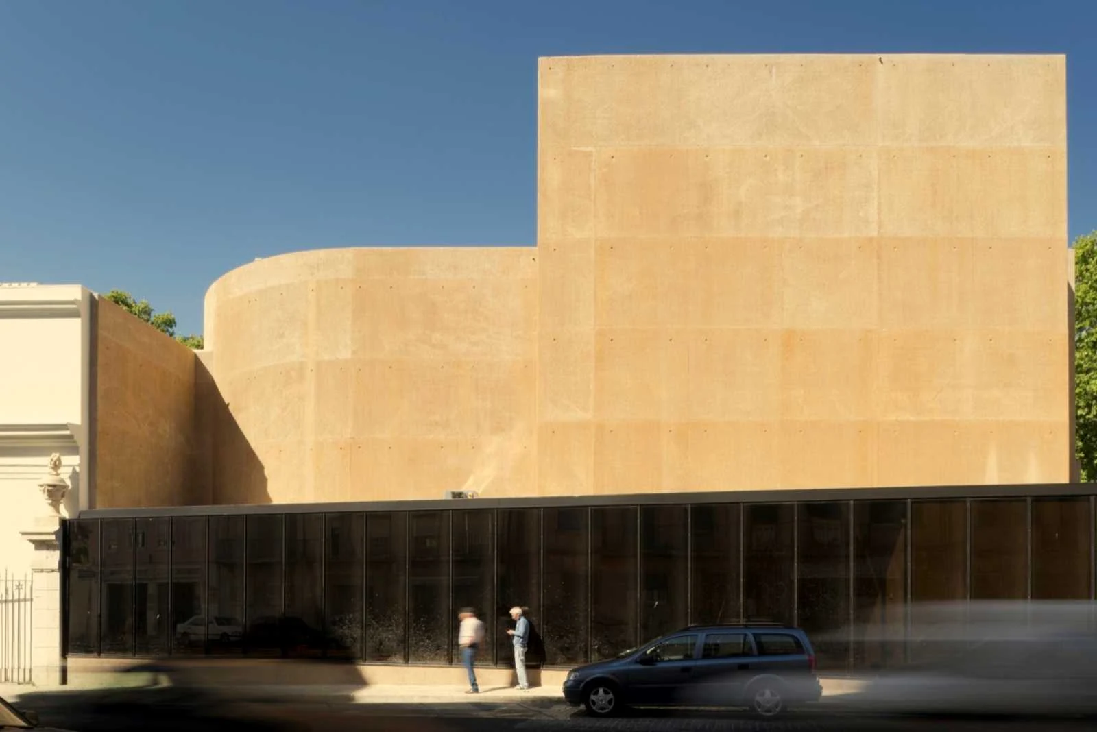 Lisbona, Portogallo: Thalia Theatre by GonÇAlo Byrne Arquitectos