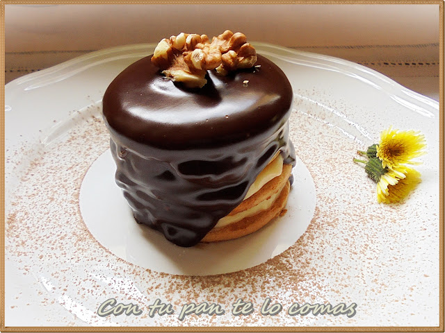 Tartitas de galletas, crema y chocolate