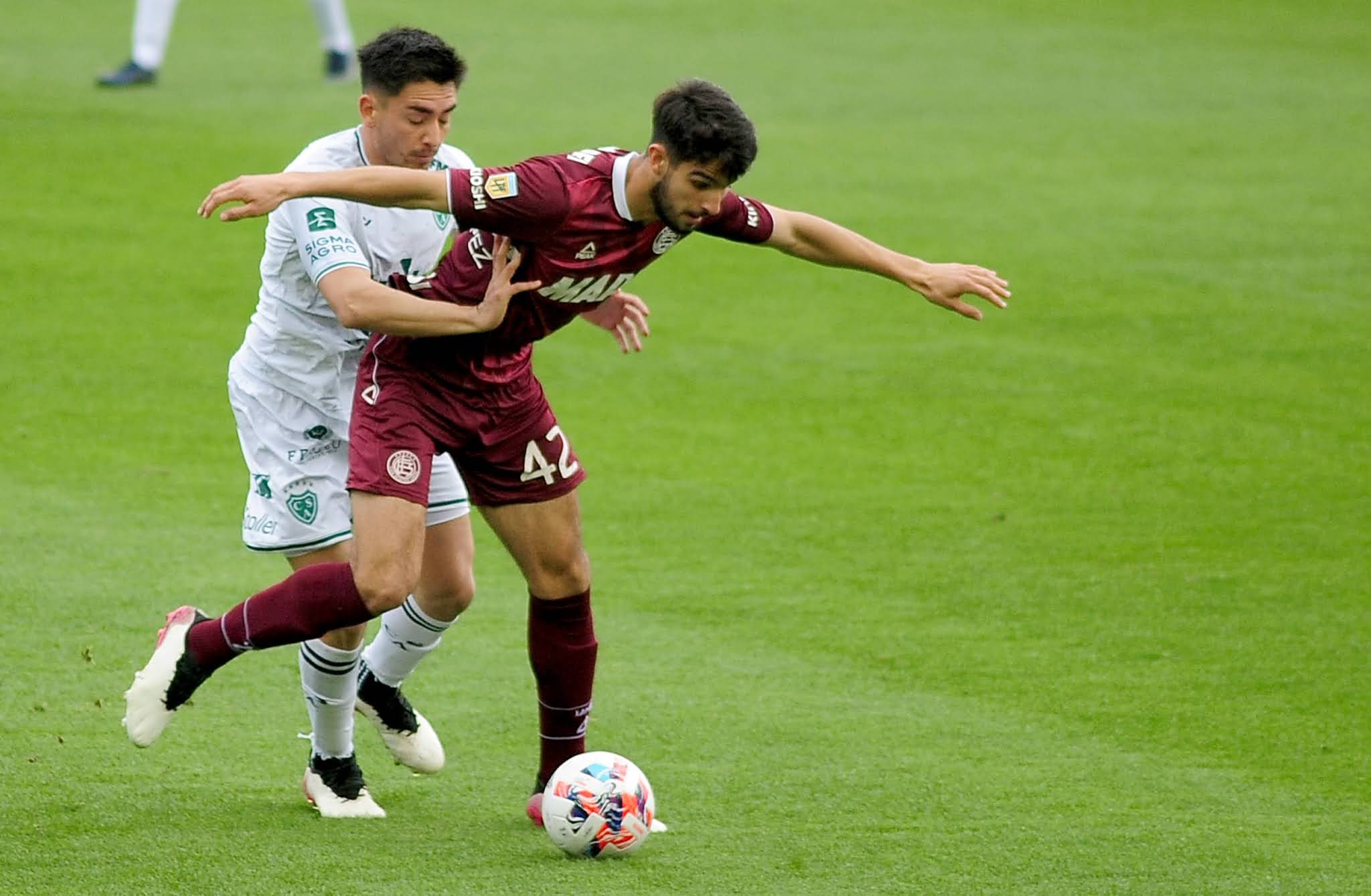 El puntero Lanús empató con Sarmiento de Junín