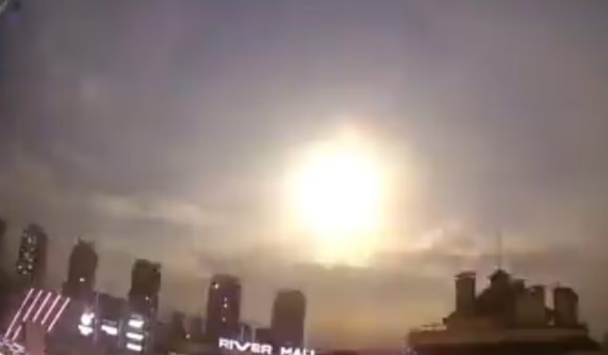 Kiev, lampo nel cielo: Nasa smentisce caduta satellite