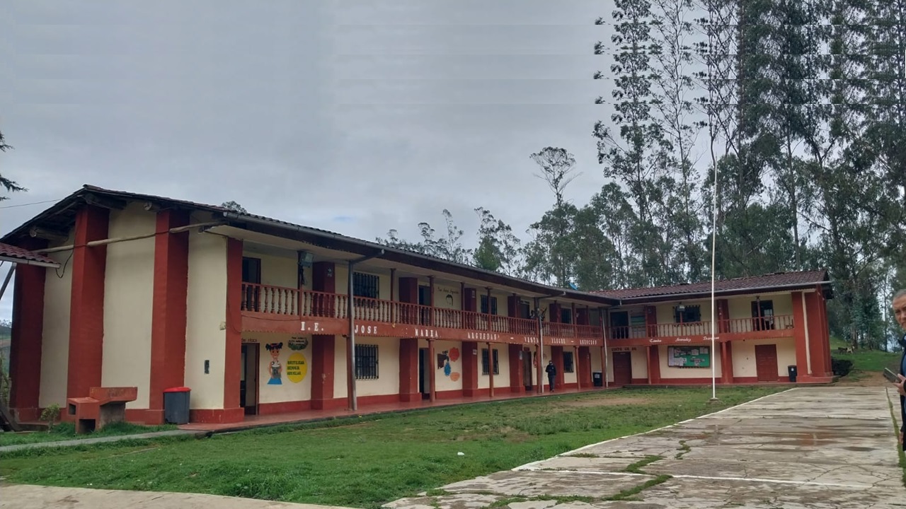 Colegio JOSE MARIA ARGUEDAS - Vista Alegre