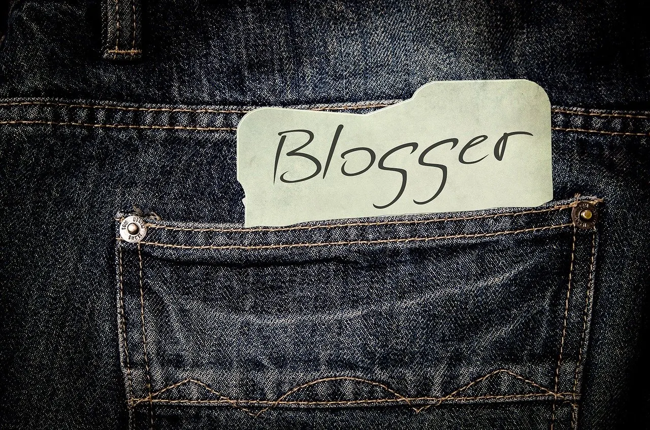 Apakah Blogspot Bisa Menghasilkan Uang? Jawabnya : BISA - Blogging