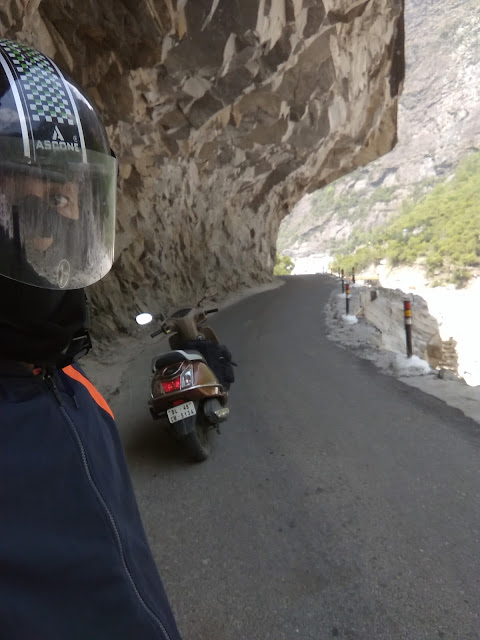 World deadliest roads, uttrakhand on the way to badrinath and kedrnath on tvs jupiter 2017