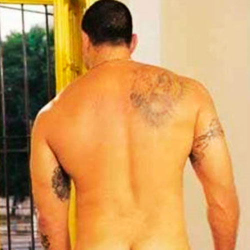 Foto do Alexandre Frota pelado e de costas para a G Magazine