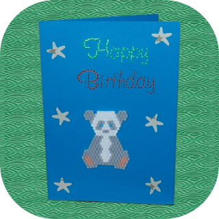 carte brodée, perles, anniversaire, ourson