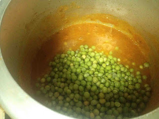 GREEN PEAS CURRY