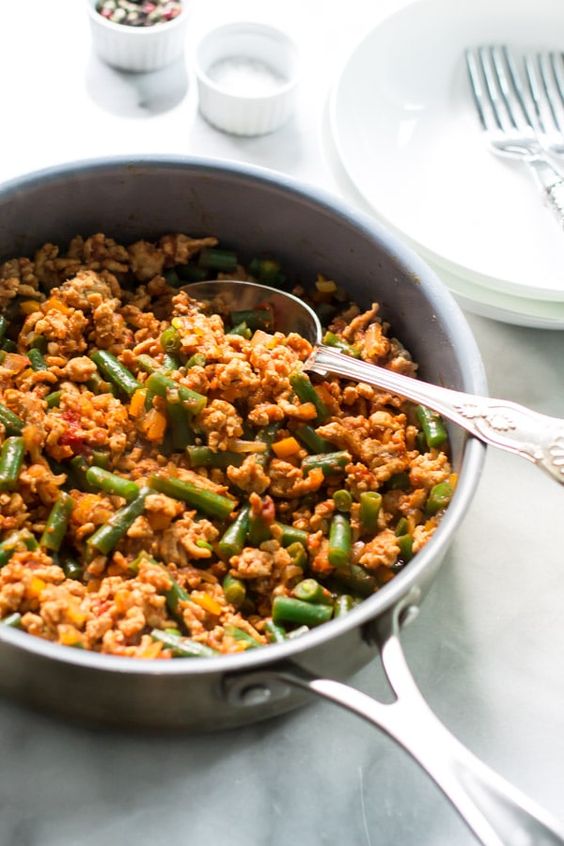 A very gluten-free and low-carb Ground Turkey Skillet with Green Beans recipe that is definitely easy to make and tasty meal for your family dinner.