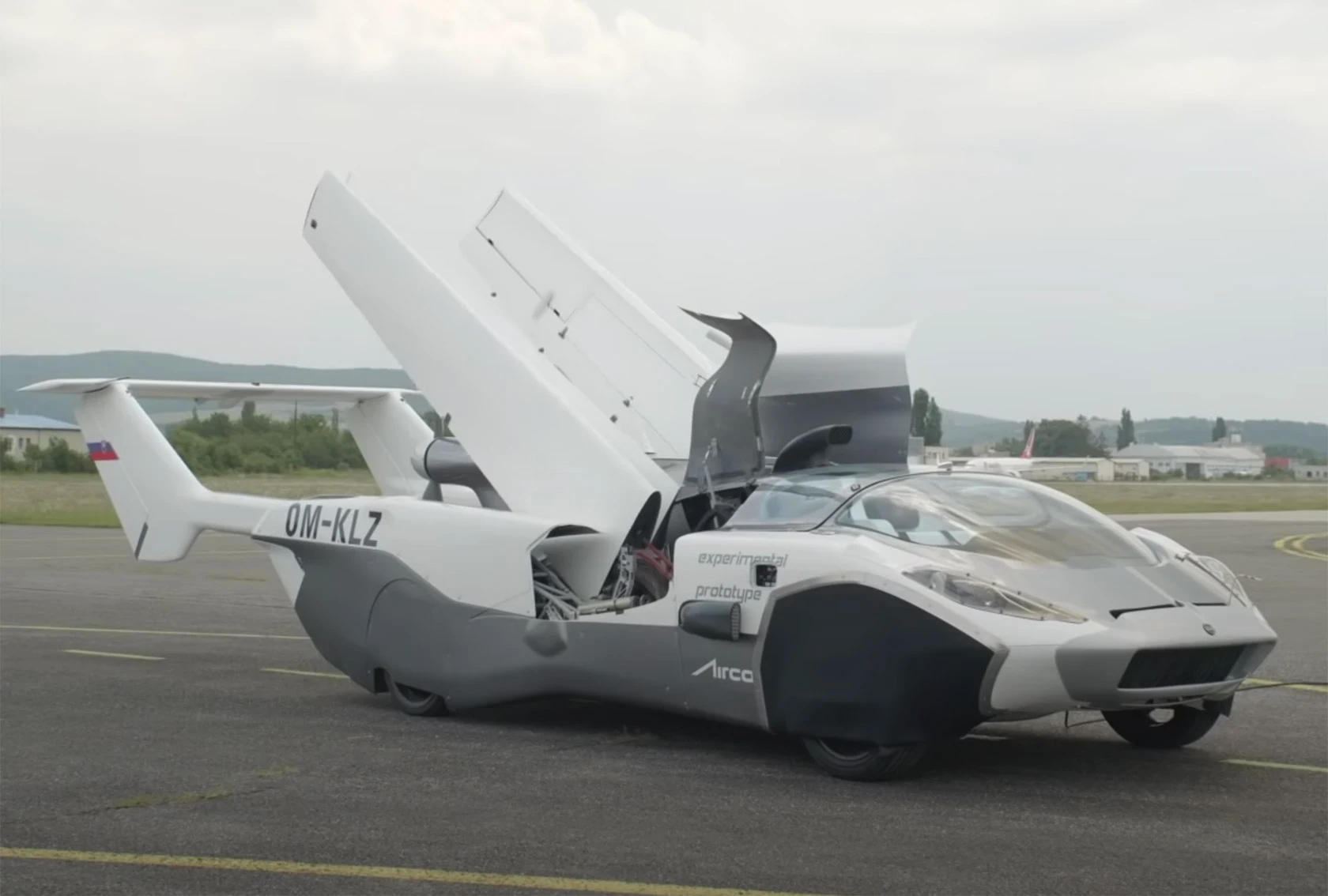 L'auto volante è finalmente realtà | Video