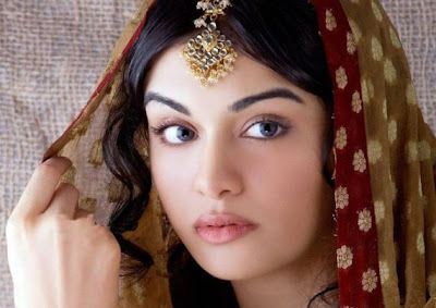 Hot-Bollywood-Actress-Adah-Sharma
