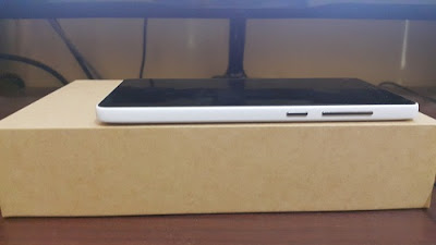 Tampak samping Xiaomi Mi 4i