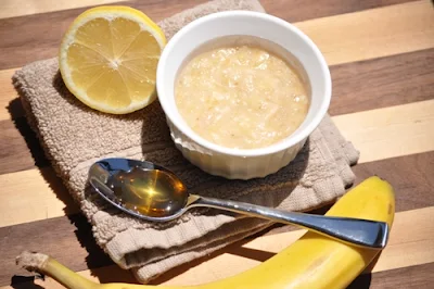 How to make a banana skin mask?