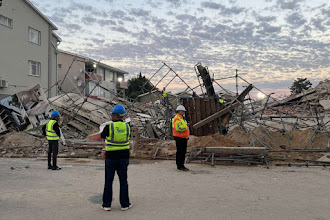 Άνδρας ανασύρθηκε ζωντανός από τα ερείπια, στη ΝΟΤΙΑ ΑΦΡΙΚΗ,  5 ημέρες μετά την κατάρρευση κτιρίου!!!