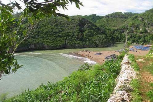 Objek Liburan Murah di Jogja, Wisata Pantai Baron Gunung Kidul