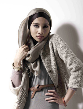 Saturday: another modest style from "Yuna Zarai"