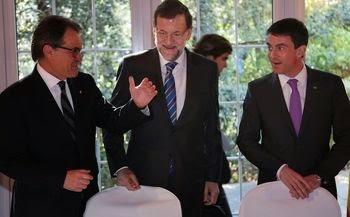 http://www.ara.cat/politica/Artur_Mas-Mariano_Rajoy-Manuel_Valls-Peralada-MAT_0_1307269498.html