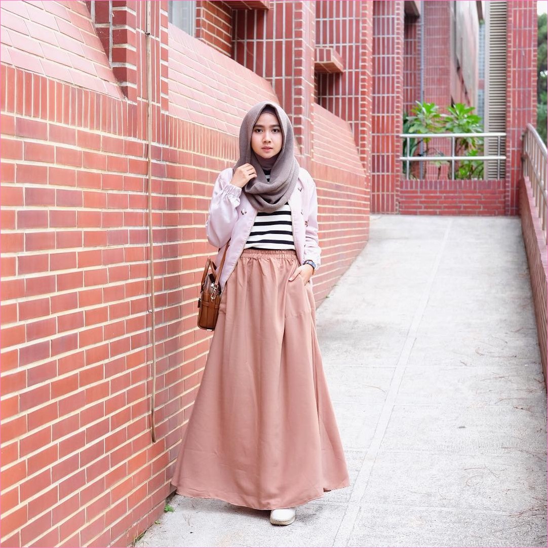 35 Trend Outfit Rok Untuk Hijabers Ala Selebgram 2019  