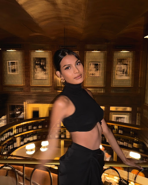 Tan Thitichayakorn Likitwattnanon – Most Beautiful Thailand Ladyboy Dinner Date in Turtle Neck Tank Top