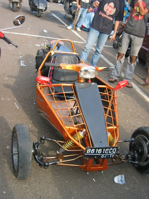 Motor cycle modification: Vespa gokar