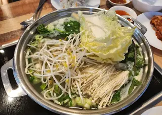 육수에-담긴-야채들